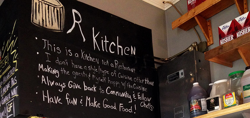 R Kitchen Charleston Sign. © 2017 Tonya Mulqueen. 
