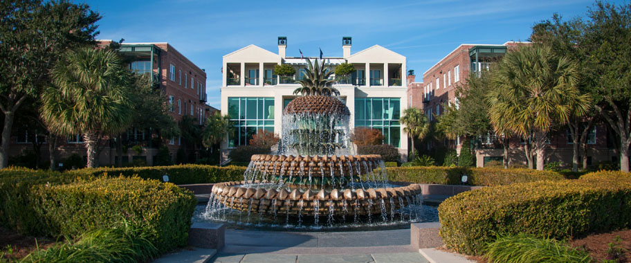 Pineapple Fountain in Waterfront Park. © Audra L. Gibson. All Rights Reserved.
